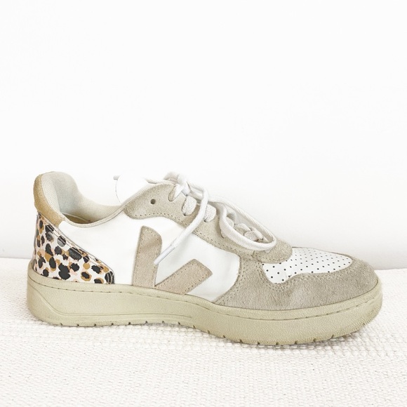 Veja Womens V-10 Leather Sneakers in Animal Print Limited Edition size 6 - Picture 5 of 11